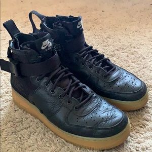 Nike SF Air Force 1 Mid (Black Gum)